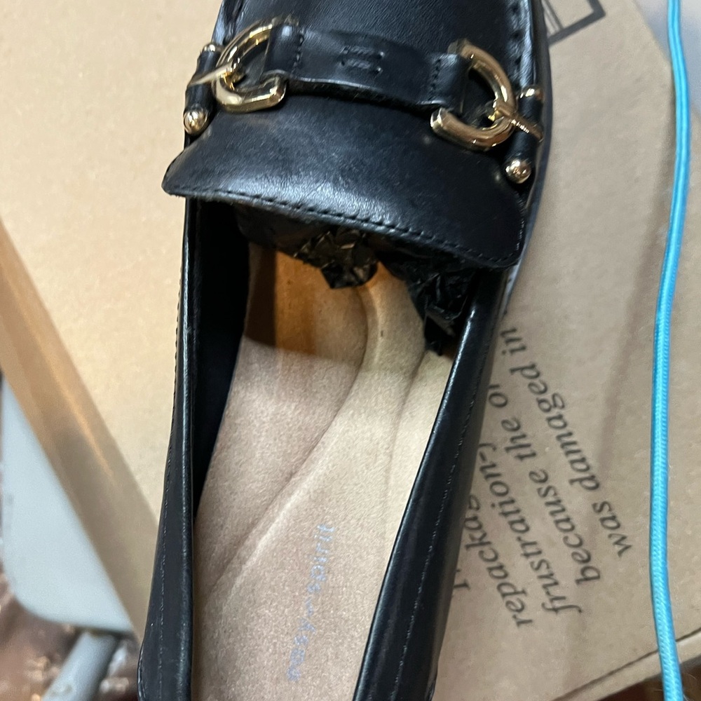 Easy Spirit Black Textured Sole - Picture 2 of 3